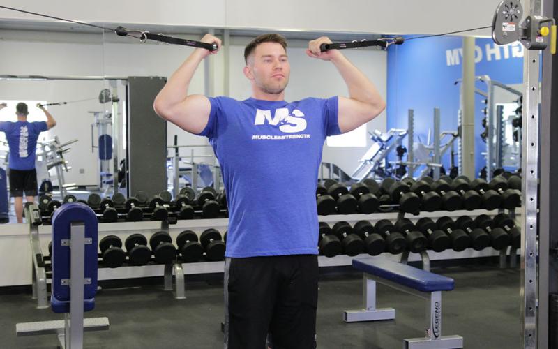 جلوبازو سیمکش بالای سر